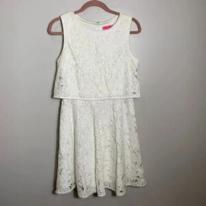 Betsey Johnson Shift Dress Soft White Lace Full Skirt Knee Length Size 6